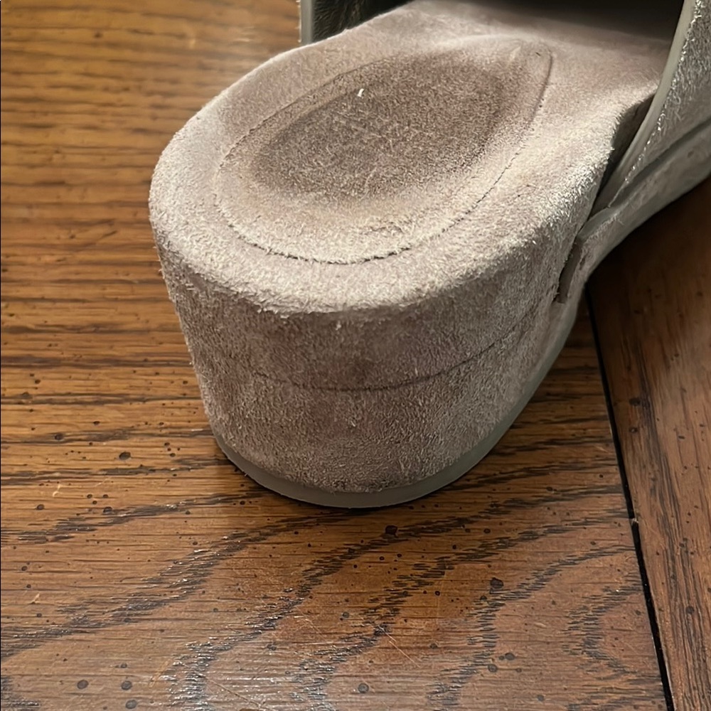 BRUNELLO CUCINELLI
Monili Suede Clogs, size 37‎ - Picture 8 of 15